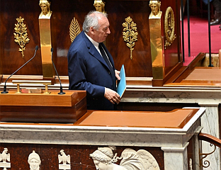 БАЈРУ ПОДНИО ОСТАВКУ