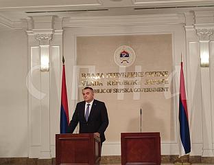 МИНИЋ: ШТО ПРИЈЕ РАЗРИЈЕШИТИ СЛУЧАЈ ПАЉЕЊА АУТОМОБИЛА ПОСЛАНИКУ ВУКАНОВИЋУ