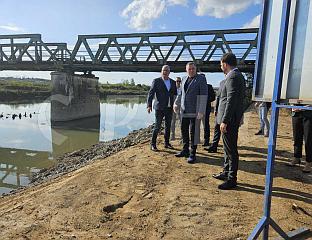 ДОДИК И МИНИЋ КОД ЖЕЉЕЗНИЧКОГ МОСТА У БРЕЗИЧАНИМА
