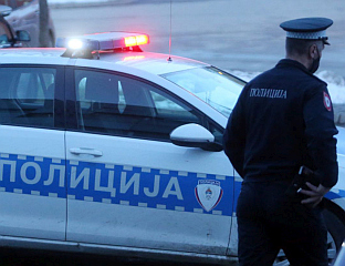 ПОГИНУЛА КАДА ЈЕ ВОЗИЛОМ УДАРИЛА У СТУБ УЛИЧНЕ РАСВЈЕТЕ