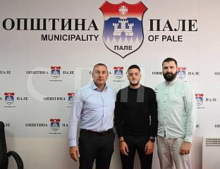 КОЈИЋ ОРГАНИЗОВАО ПРИЈЕМ ЗА ТРОСТРУКОГ ЗЛАТНОГ БИАТЛОНЦА ЛАЛОВИЋА