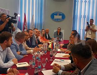 МИНИСТРИ РАЗГОВАРАЈУ СА ЋУРИЋЕМ