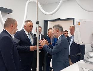 ПРЕМИЈЕР И МИНИСТРИ ПОСЈЕТИЛИ НОВУ БОЛНИЦУ У ТРЕБИЊУ