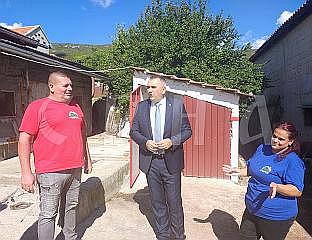 MINIĆ VISITS PUPIĆ FAMILY FARM