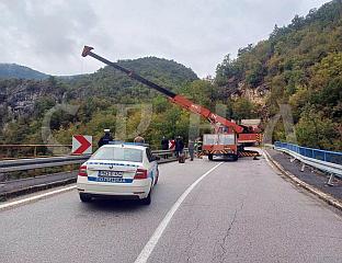 ОБУСТАВА САОБРАЋАЈА НА ПУТУ ДОБРУН-ВАРДИШТЕ