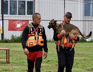ТИМ ИЗ БИЈЕЉИНЕ У ЗАВРШНОЈ ФАЗИ ОБУКЕ ЗА ПОТРАГУ У РУШЕВИНАМА И ПРИРОДИ