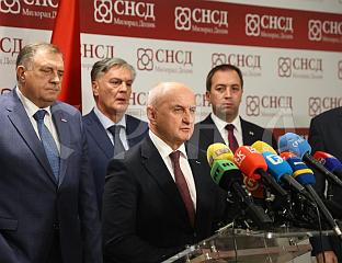 ЂОКИЋ: КАРАН ДА НАСТАВИ ПОЛИТИЧКО-ПРАВНУ БОРБУ ЗА СРПСКУ