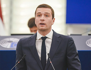 БАРДЕЛА: ФОН ДЕР ЛАЈЕНОВА ПОТПИСАЛА ПРЕДАЈУ ЕВРОПЕ