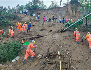 ПОГИНУЛО НАЈМАЊЕ 15 ЉУДИ