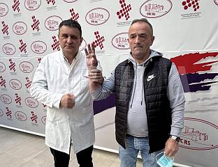 СЛОЖЕНИМ ХИРУРШКИМ ЗАХВАТОМ ГОТОВО ПОТПУНО ВРАЋЕНА ФУНКЦИЈА ШАКЕ