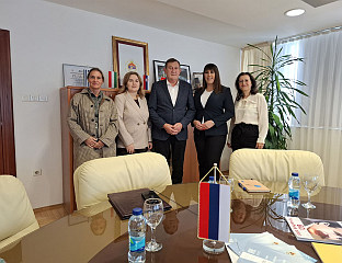 ЈАЧАТИ ПОДРШКУ ЖЕНАМА У ПРИВРЕДИ