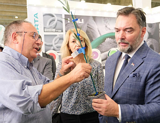 КОШАРАЦ У БАРИЈУ ПОСЈЕТИО ИЗЛОЖБУ ТЕХНОЛОГИЈА ЗА ПОЉОПРИВРЕДНУ ПРОИЗВОДЊУ