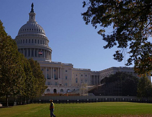 НОБЕЛОВ КОМИТЕТ СТАВИО ПОЛИТИКУ ИЗНАД МИРА