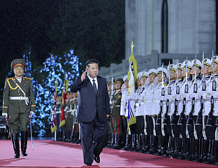 ОДРЖАНА ВЕЛИКА ВОЈНА ПАРАДА У ПЈОНГЈАНГУ