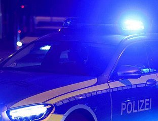 МУШКАРАЦ ПУЦАО НА ПИЈАЦИ, ПОВРИЈЕЂЕНО ВИШЕ ЉУДИ