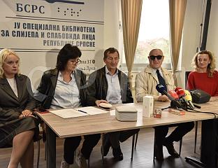 МАНДИЋ: БРЖЕ РЈЕШАВАТИ ПРОБЛЕМЕ СЛИЈЕПИХ И СЛАБОВИДИХ ЛИЦА