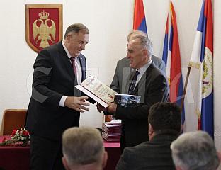ДОДИЈЕЉЕНЕ ЗАХВАЛНИЦЕ ЗА ДОПРИНОС СТВАРАЊУ И ОЧУВАЊУ СРПСКЕ