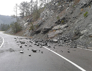 ОДРОН ЗАУСТАВИО САОБРАЋАЈ НА ПУТУ ВРБАШКА-МРАКОВИЦА