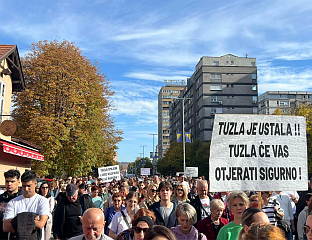 ПРОТЕСТНА ШЕТЊА ГРАЂАНА ЗБОГ ЗЛОСТАВЉАЊА МАЛОЉЕТНИХ ДЈЕВОЈЧИЦА