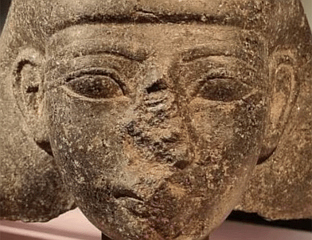 ХОЛАНДИЈА ВРАЋА ЕГИПТУ СКУЛПТУРУ СТАРУ 3.500 ГОДИНА