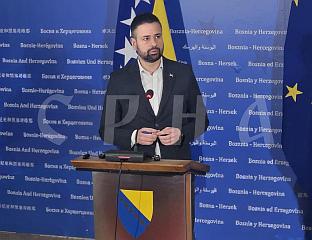 АМИЏИЋ: "TРОЈКА" ПОЛИTИЗУЈЕ ИЗБОР ГЛАВНОГ ПРЕГОВАРАЧА СА ЕУ