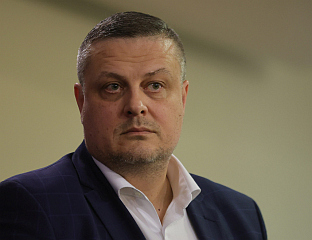 ОДУЗЕТ ТЕЛЕФОН ВОЈИНУ МИЈАТОВИЋУ ЗБОГ СУМЊИ ЗА НАМЈЕШТАЊЕ ТЕНДЕРА