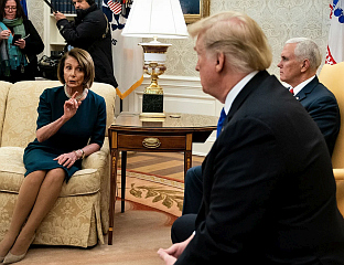 ТРАМП: ПОВЛАЧЕЊЕ ПЕЛОСИЈЕВЕ - СЈАЈНА СТВАР ЗА АМЕРИКУ