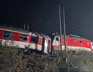 У СУДАРУ ВОЗОВА ДЕСЕТИНЕ ПОВРИЈЕЂЕНИХ, 11 У БОЛНИЦИ