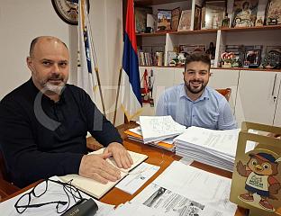 МЛАДИ ИНФОРМАТИЧАР ПОСЛИЈЕ БЕЧА ОДЛУЧИО ДА ДОПРИНЕСЕ РАЗВОЈУ СВОГ ГРАДА