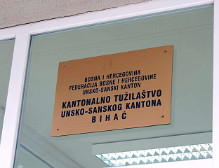 БИВШЕМ ДИРЕКТОРУ СЛУЖБЕ ЗА ЗАПОШЉАВАЊЕ ТРИ ГОДИНЕ ЗАТВОРА