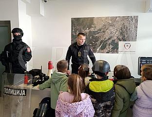 ДАН ОТВОРЕНИХ ВРАТА У ПОЛИЦИЈСКОЈ СТАНИЦИ ИСТОЧНА ИЛИЏА