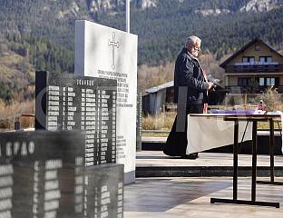 ОДАТА ПОЧАСТ ЖРТВАМА УСТАШКОГ ПОКОЉА У ЈЕЛОВЦИМА