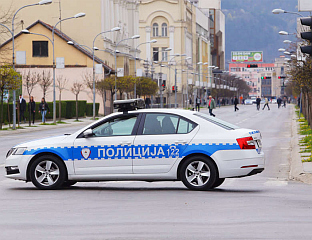 У БАЊАЛУЦИ ОБУСТАВА САОБРАЋАЈА ЗБОГ УЛИЧНЕ ТРКЕ