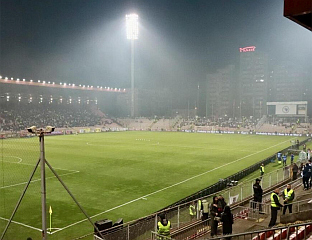 ФЕДЕРАЛНА ПОЛИЦИЈА ОДУЗЕЛА ОД РУМУНСКИХ НАВИЈАЧА МАЈИЦЕ И ТРЕНЕРКЕ СА СИМБОЛИМА СРБИЈЕ