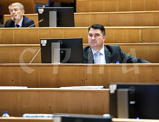 ВУЈИЧИЋ: ОДГОВОРНОСТ ЗА НЕУСВАЈАЊЕ БУЏЕТА ЈЕ НА СКУПШТИНСКОЈ ВЕЋИНИ, А НЕ НА СНСД-у