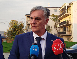 КАРАН: НАРОД БИРА ИЗМЕЂУ ПОЛИТИКЕ ОЧУВАЊА СРПСКЕ И ПОЛИТИКЕ ЊЕНОГ РУШЕЊА