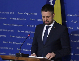 ПРОЦЕС УСВАЈАЊА БУЏЕТА И ТРЕТИРАЊА ЗАПОСЛЕНИХ - ДОКАЗ ДА ПОЛИТИЧКИ БЕЗОБРАЗЛУК НЕМА ГРАНИЦУ