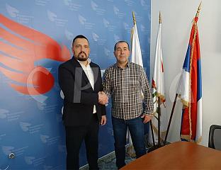 СНАЖНА ПОДРШКА СИНИШИ КАРАНУ И ИНСТИТУЦИЈАМА СРПСКЕ