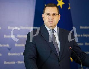 КОВАЧЕВИЋ: НЕШКОВИЋ И ВУКОВИЋ СВОЈЕ ФОТЕЉИЦЕ СТАВИЛИ ИСПРЕД ЗАПОСЛЕНИХ У ИНСТИТУЦИЈАМА БиХ