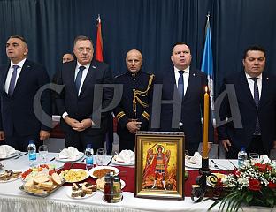 ДОДИК: ЗАХВАЛНОСТ ПРИПАДНИЦИМА ПОЛИЦИЈЕ ЗА СЛУЖЕЊЕ, ЖРТВУ И ЧАСТ