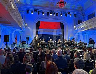 НА КОНЦЕРТУ ИЗВЕДЕНЕ КОМПОЗИЦИЈЕ РАЗЛИЧИТИХ МУЗИЧКИХ ЖАНРОВА