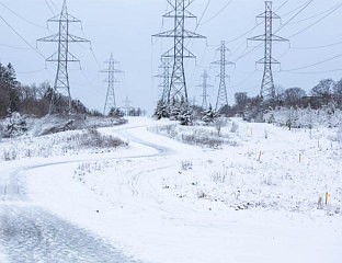 ОПШТИНА И ДАЉЕ БЕЗ СТРУЈЕ, МЕХАНИЗАЦИЈА ПОКУШАВА ДА СТИГНЕ ДО УДАЉЕНИХ СЕЛА