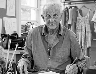 ПРЕМИНУО ПОЛ КОСТЕЛO, ЛИЧНИ ДИЗАЈНЕР ПРИНЦЕЗЕ ДАЈАНЕ