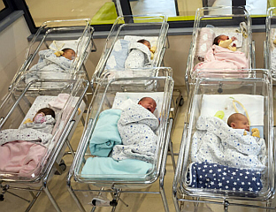 РОЂЕНЕ 23 БЕБЕ