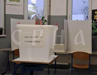 ОТВОРЕНА БИРАЛИШТА, ОСАМ БЕЗ ЕЛЕКТРИЧНЕ ЕНЕРГИЈЕ