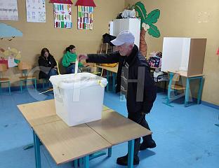 ГЛАСАЊЕ ПОЧЕЛО НА ВРИЈЕМЕ НА СВИМ БИРАЧКИМ МЈЕСТИМА