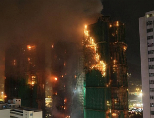 НАЈМАЊЕ 13 ПОГИНУЛИХ У ПОЖАРУ У НЕБОДЕРИМА