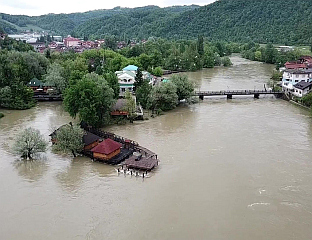 КОД КОСТАЈНИЦЕ РИЈЕКА УНА ПРЕШЛА КОТУ РЕДОВНЕ ОДБРАНЕ ОД ПОПЛАВА
