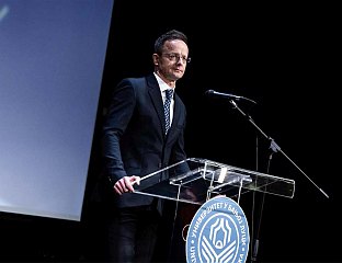 СИЈАРТО: ПОЧАСНИ ДОКТОРАТ УНИВЕРЗИТЕТА У БАЊАЛУЦИ - ВЕЛИКА ЧАСТ