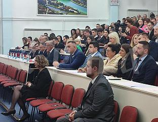 МИНИЋ: ВЈЕШТИНА ГОВОРА ВАЖНА У ЈАВНОМ ЖИВОТУ